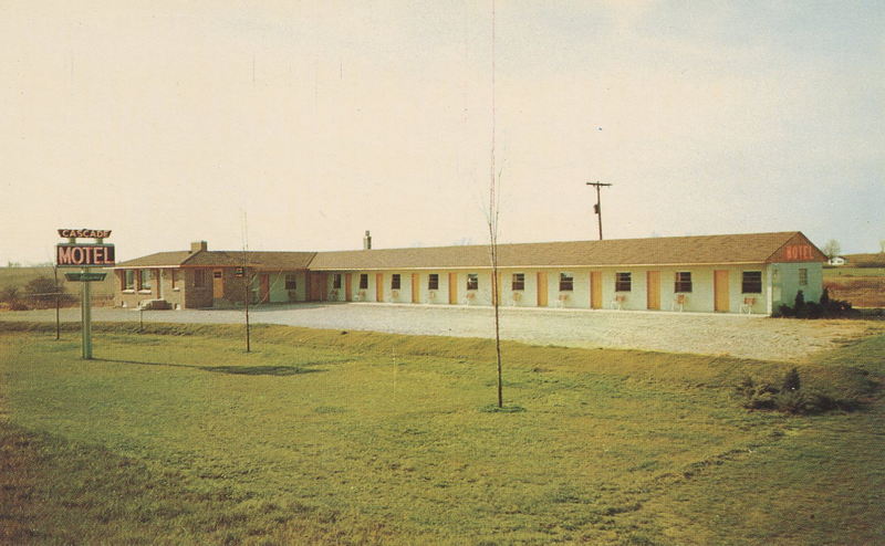 Cascade Motel (Cascade Motor Inn) - Vintage Postcard